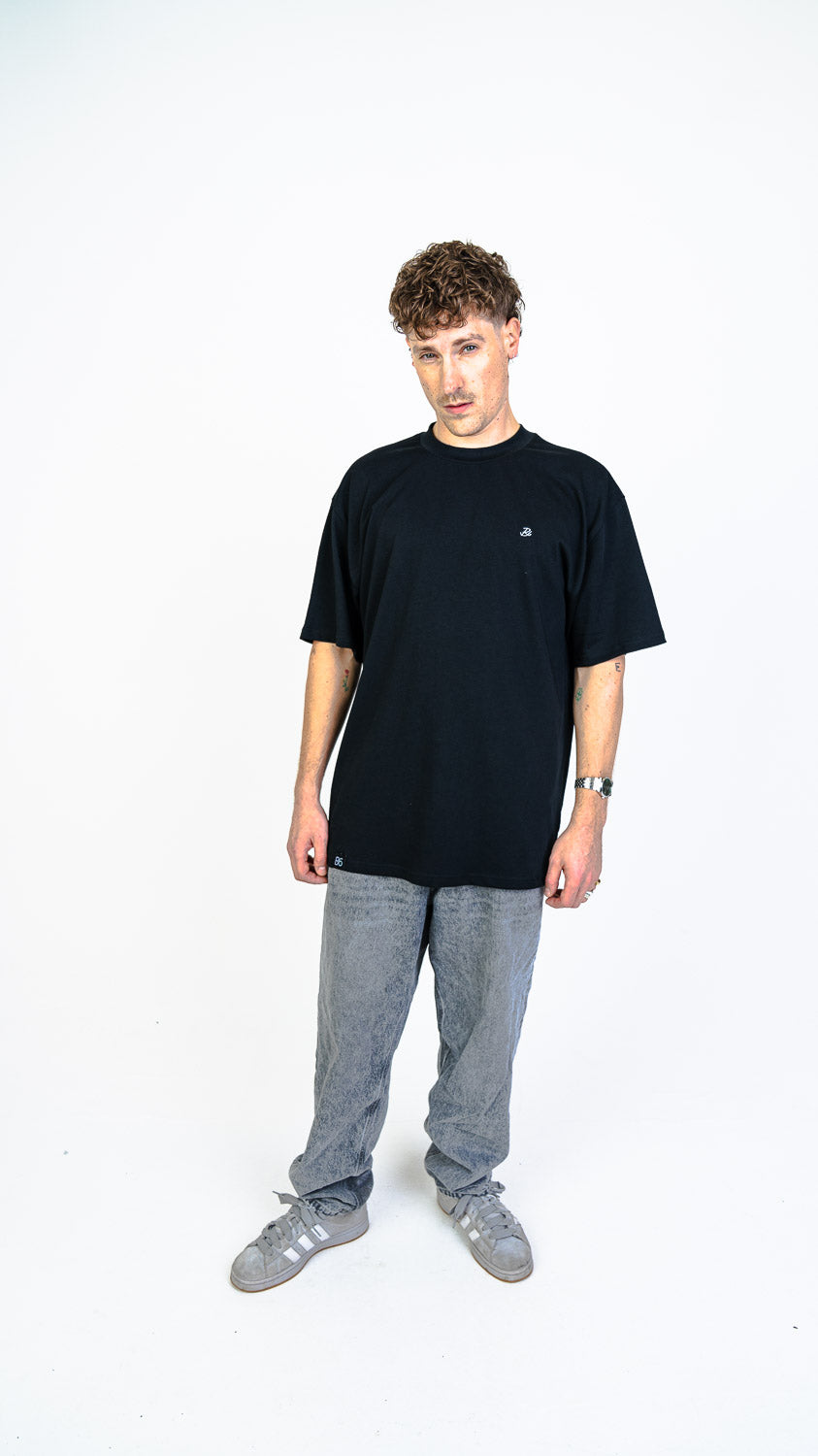 Bay | 6ix Stark T-Shirt Black.