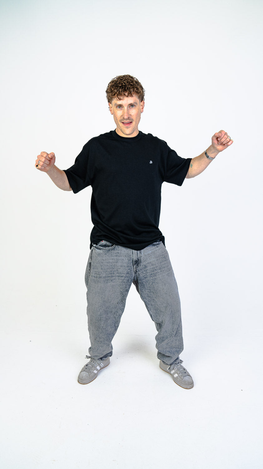 Bay | 6ix Stark T-Shirt Black.