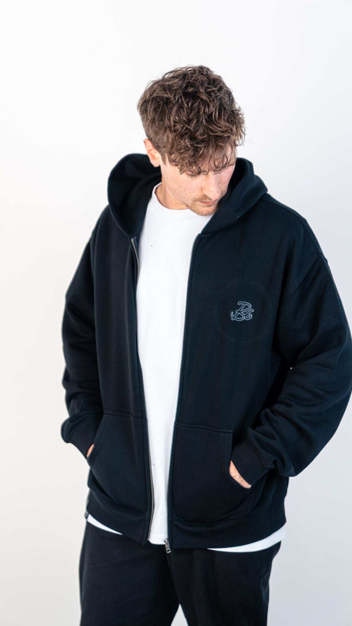 Bay | 6ix Studio Fit Zip Black