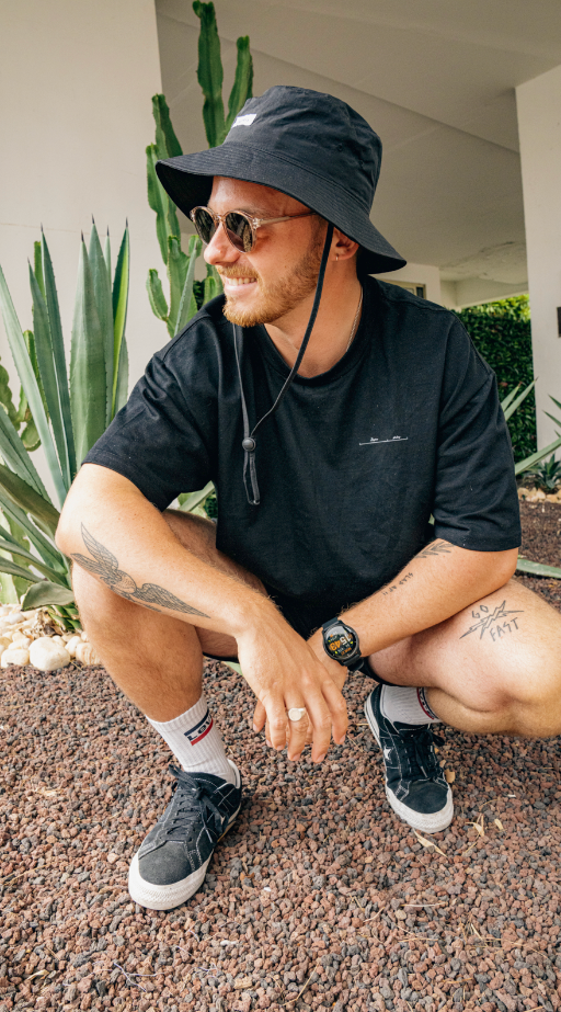 Bay | 6ix Essence Black