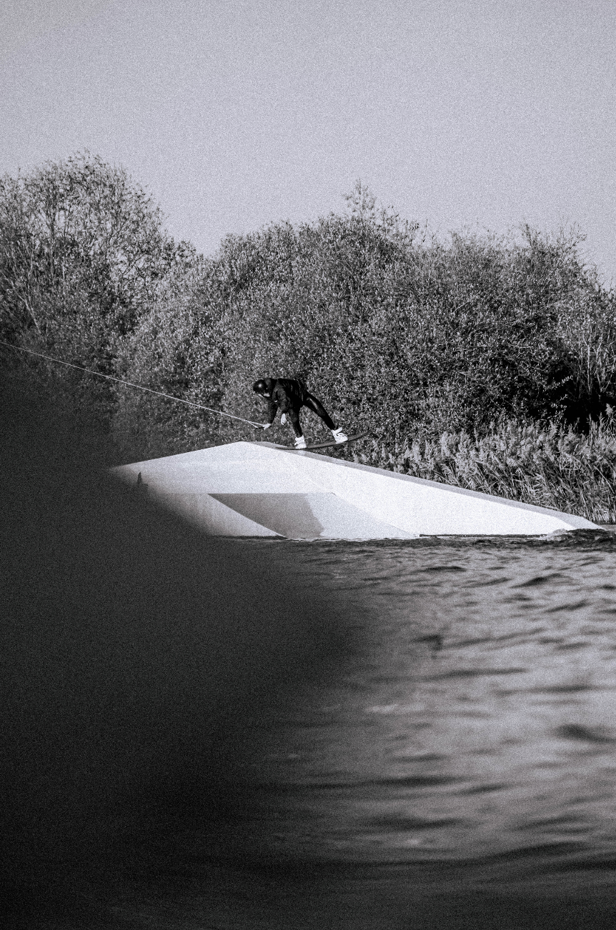 Bay | 6ix Windbreaker Black