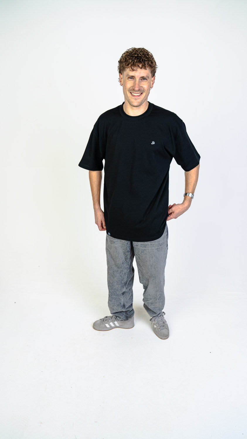 Bay | 6ix Stark T-Shirt Black.