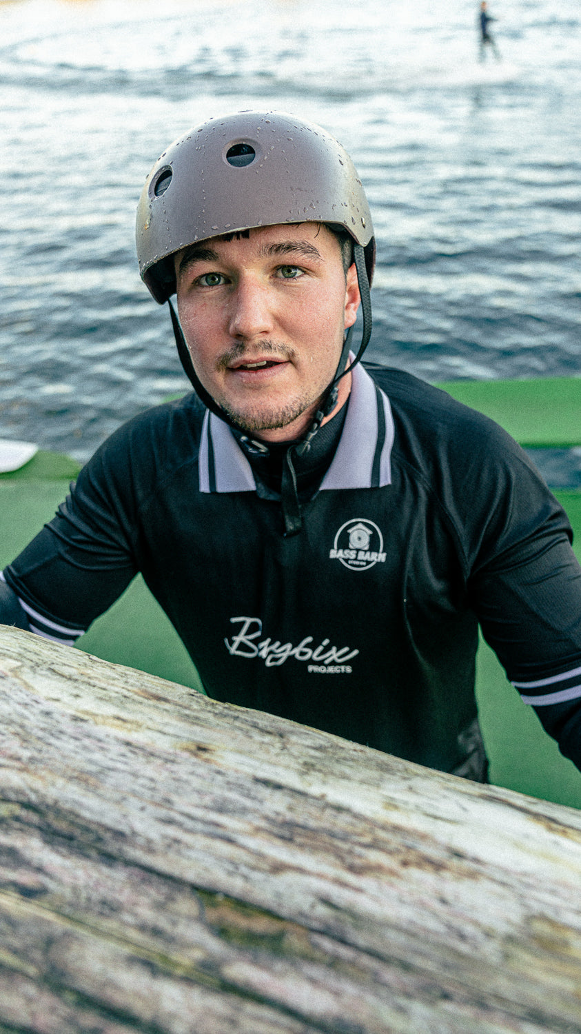 Bay | 6ix Bass Barn Footy Tee Black