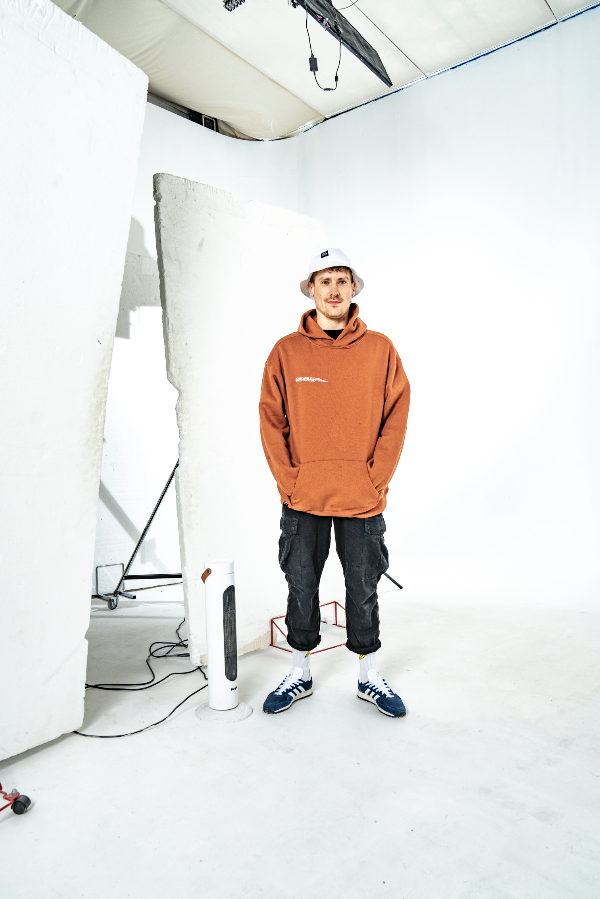 Bay | 6ix Mantra Minimalism Hood Rust